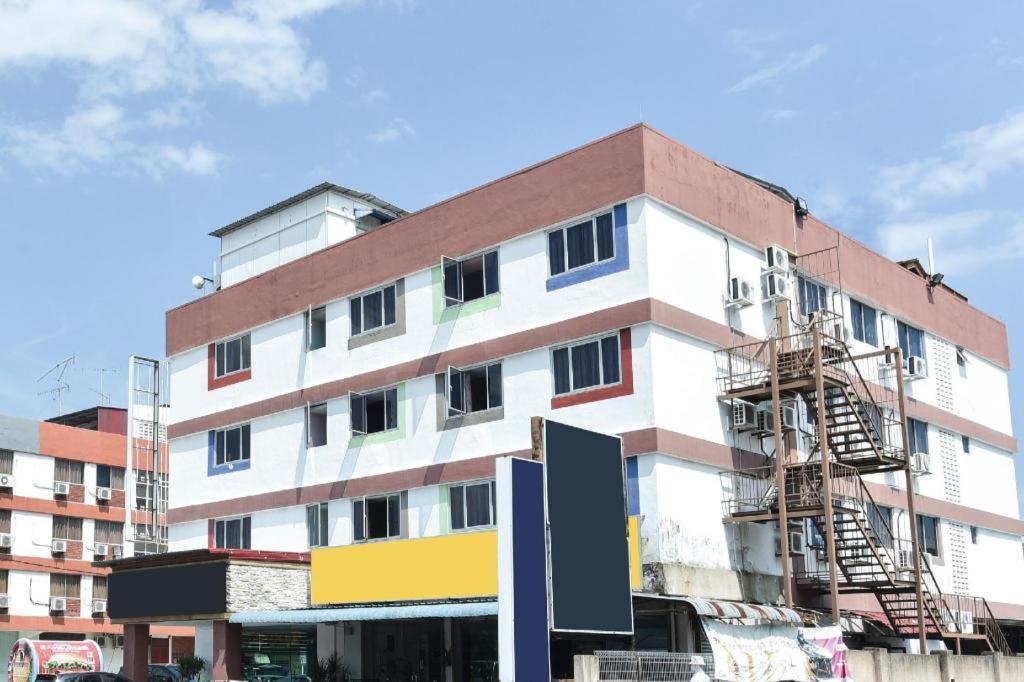 Grand Ct Hotel Malacca Exterior photo