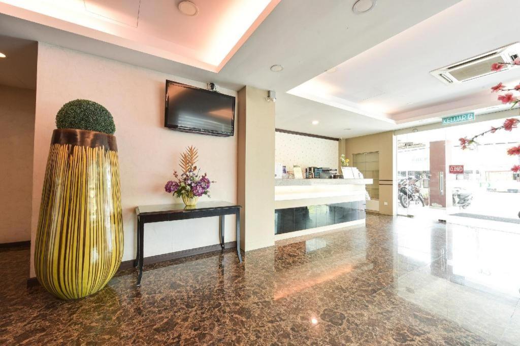 Grand Ct Hotel Malacca Exterior photo