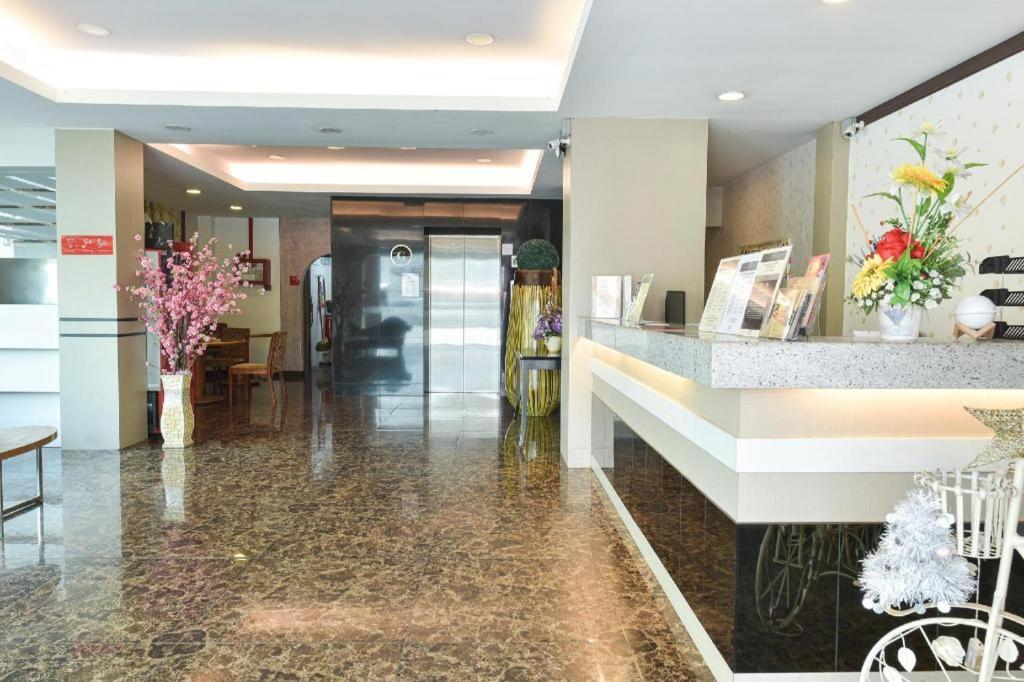Grand Ct Hotel Malacca Exterior photo