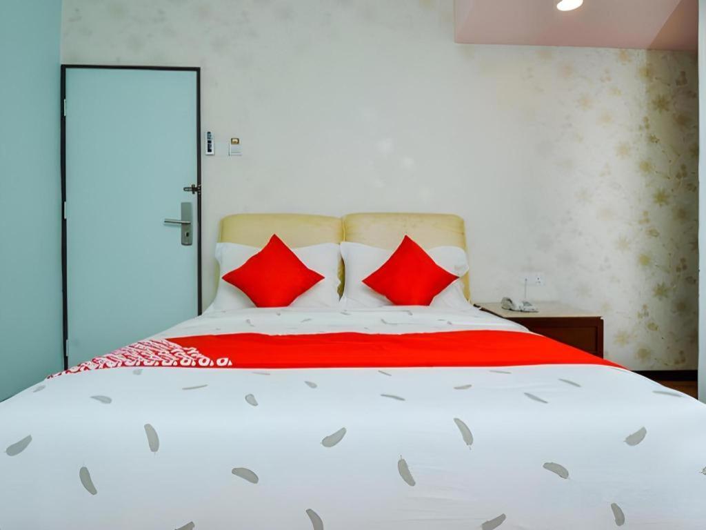 Grand Ct Hotel Malacca Exterior photo