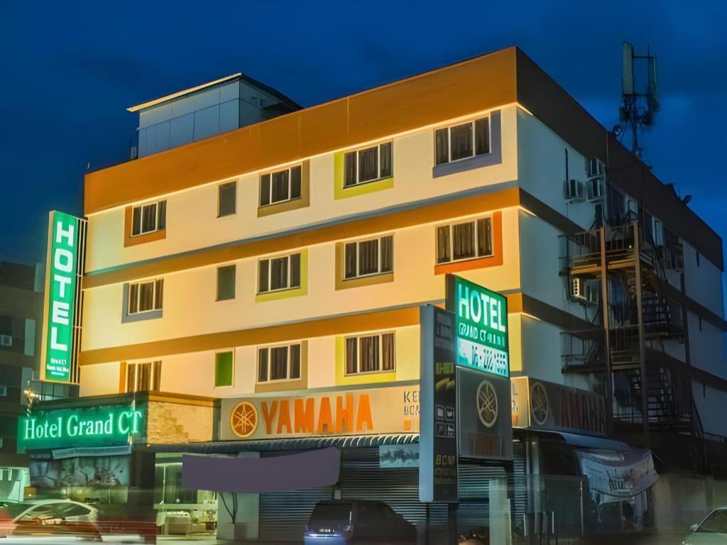 Grand Ct Hotel Malacca Exterior photo