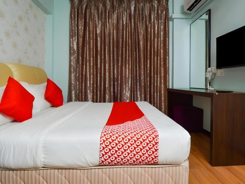 Grand Ct Hotel Malacca Exterior photo
