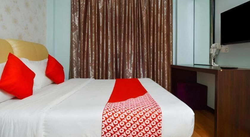 Grand Ct Hotel Malacca Exterior photo