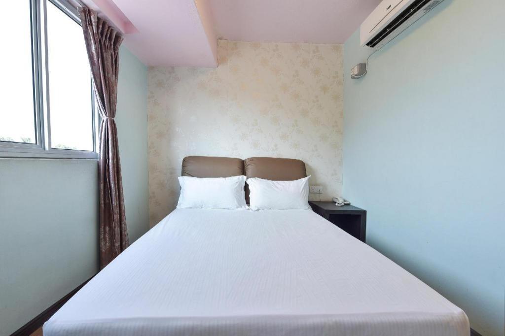 Grand Ct Hotel Malacca Exterior photo